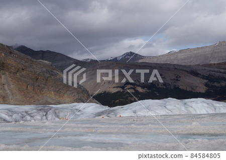 Canada Columbia Icefield Athabasca Glacier Landscape Canada Columbia Icefield Athabasca Glacier Landscape 84584805