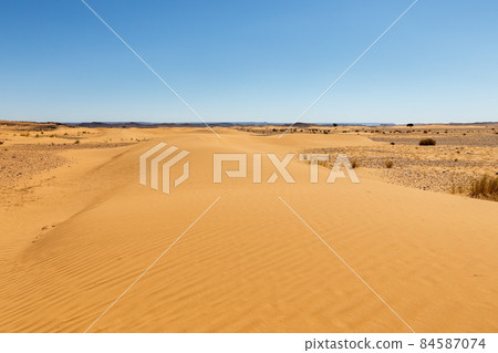 sand dune in the Sahara desert 84587074
