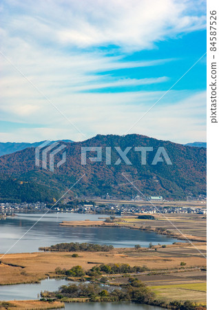 A bird's-eye view of the water town and the large and medium-sized reclamation area from the summit of Mt. Hachiman A bird's-eye view of the water town and the large and medium-sized reclamation area from the summit of Mt. Hachiman 84587526
