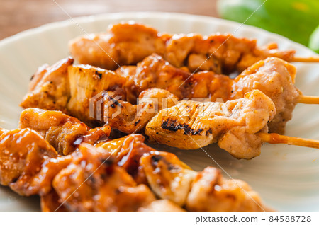 Yakitori chicken thigh 84588728