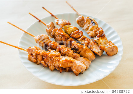 Yakitori chicken thigh 84588732