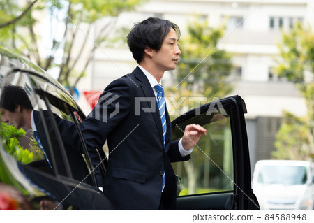 中間人汽車駕駛業務 84588948