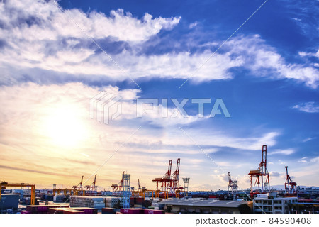 橫濱港門式起重機風景 84590408