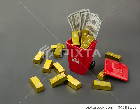 Dollars dumped in trash as gold depreciates during financial crisis 84592115