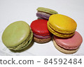 Macaroon 84592484