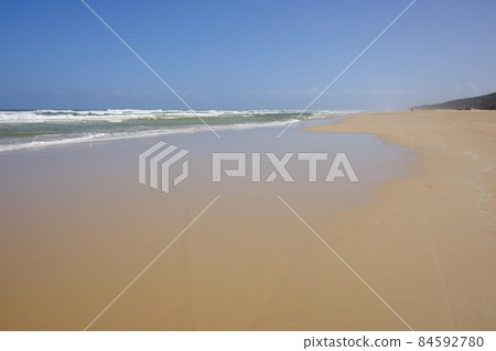 75 miles of long white sand over 100km on Fraser Island, the world's largest sand island 84592780