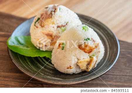 鯖魚飯糰 84593511