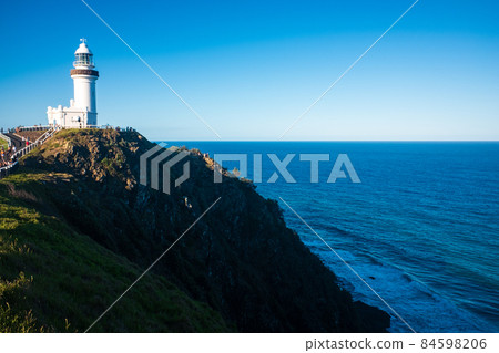 位於大陸最東端的拜倫角燈塔,在這裡可以看到澳大利亞大陸最早的日出 位於大陸最東端的拜倫角燈塔,在這裡可以看到澳大利亞大陸最早的日出 84598206