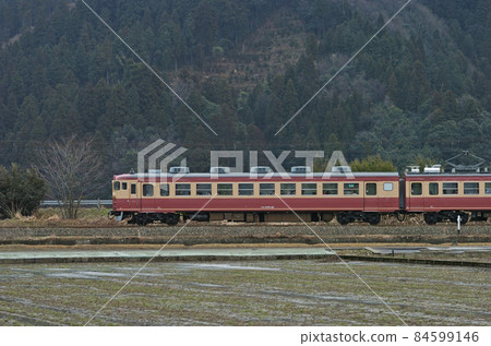 Hokuriku Main Line Odoro-Kita-Sabae JR West 475 series A16 formation (Kanazawa) ③ Kumoha 475-43 Sea side 84599146