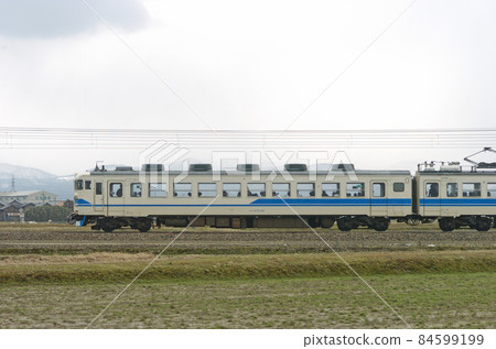 北陸本線 三河加賀笠間 JR 西 475 系列 A17 編隊（金澤） ③ 雲葉 475-44 海邊 84599199