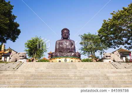 Giant Buddha statue at Bagua Mountain (Baguashan) in Changhua City, Taiwan. 84599786