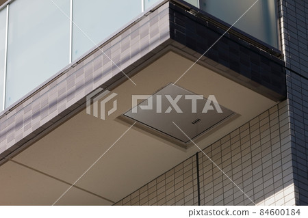 Image of evacuation hatch for condominiums 84600184