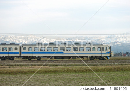 北陸本線 三河加賀笠間 JR 西 475 系列 A21 編隊(金澤) ① Kuha 455-57 Sea side 北陸本線 三河加賀笠間 JR 西 475 系列 A21 編隊(金澤) ① Kuha 455-57 Sea side 84601493