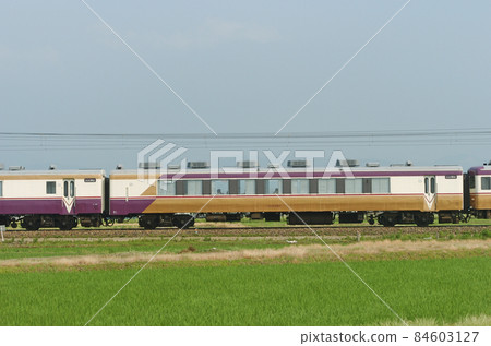 北陸本線 三河加賀笠間 JR 西 12 系列 澤座 ⑤ Oro 12-828 Sea Side 84603127