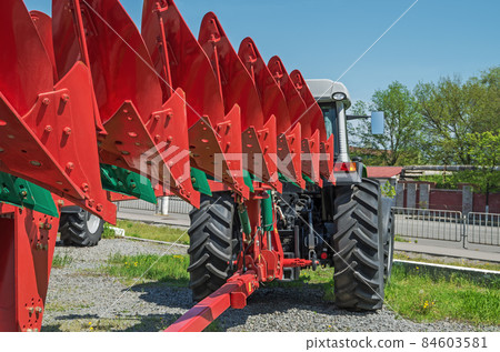Trailed row crop plow 84603581