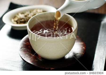 從九州倒出的Hojicha 84603904