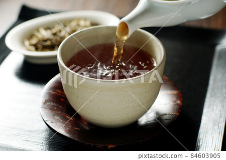 從九州倒出的Hojicha 84603905