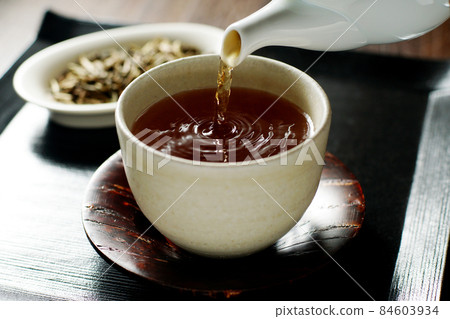 從九州倒出的Hojicha 84603934
