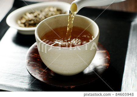 從九州倒出的Hojicha 84603948