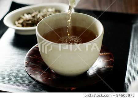 從九州倒出的Hojicha 84603973