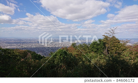 從志木山眺望大阪市全景 84606172