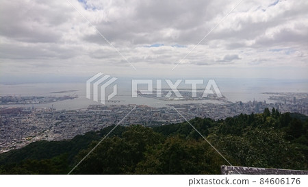從六甲山眺望神戶市 84606176