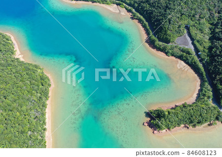 從加克羅馬島的唐努拉村上空 84608123