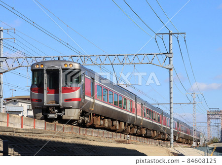 在西宮市內運行的特快濱風 在西宮市內運行的特快濱風 84608125