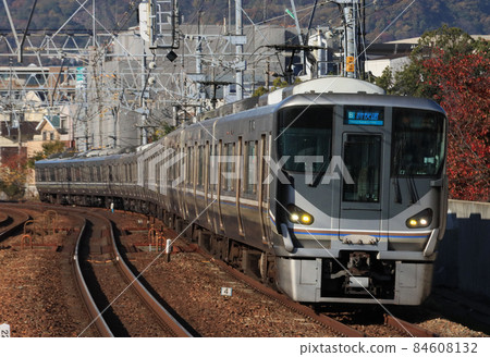 225 series Special Rapid Service passing through Sakura Shukugawa 84608132