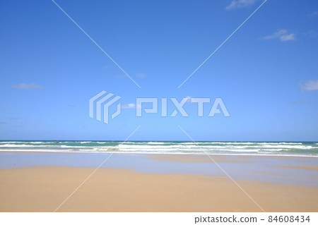 Sunshine Coast, a charming beach comparable to the Gold Coast 84608434