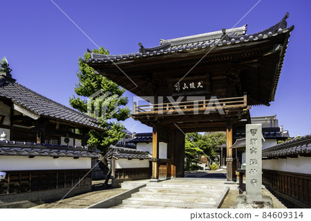 Yonago Shitamachi Zuisenji Sanmon, Yonago City, Tottori Prefecture Yonago Shitamachi Zuisenji Sanmon, Yonago City, Tottori Prefecture 84609314