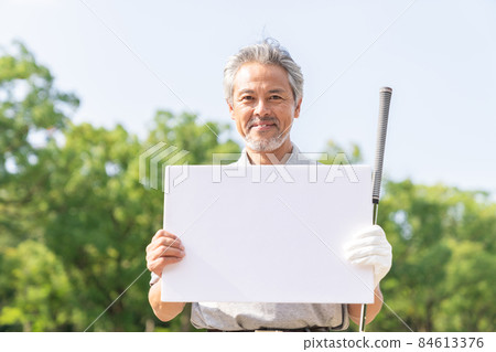 Senior man playing golf Whiteboard Senior man playing golf Whiteboard 84613376