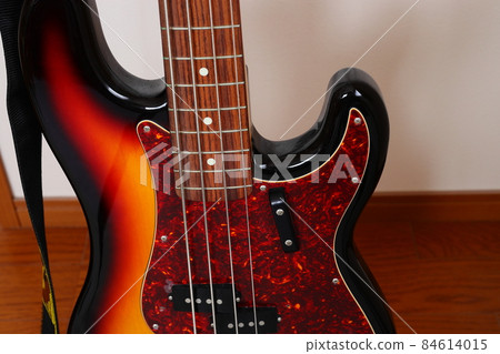 String instrument 84614015