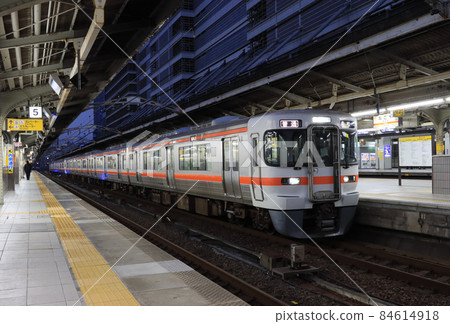 Series 313 train that stops at Nagoya Station in the early morning Series 313 train that stops at Nagoya Station in the early morning 84614918