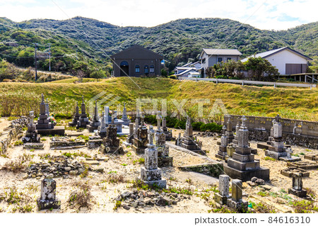 Kirishitan Cemetery in Kashiragashima Shirahama Village Shirahama Ruins [Shinkamigoto Town, Minamimatsuura District, Nagasaki Prefecture] 84616310