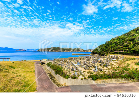 Kirishitan Cemetery in Kashiragashima Shirahama Village Shirahama Ruins [Shinkamigoto Town, Minamimatsuura District, Nagasaki Prefecture] 84616316