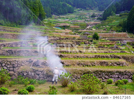 Winter is approaching the smoke that rises after farming Winter is approaching the smoke that rises after farming 84617165