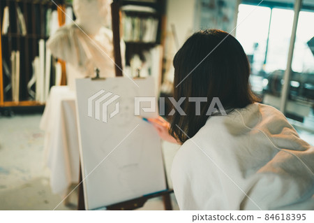 female, lady, woman 84618395