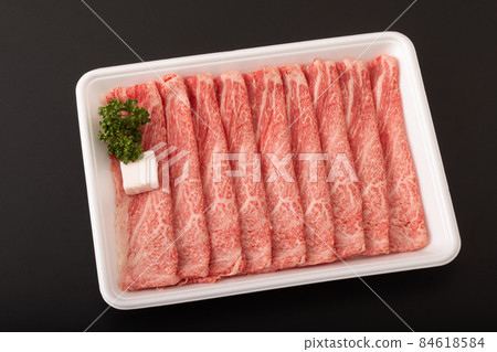 Beef shoulder loin sukiyaki meat (Japanese black beef) 84618584