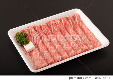 Beef shoulder loin sukiyaki meat (Japanese black beef) 84618585