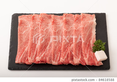 Beef shoulder loin sukiyaki meat (Japanese black beef) 84618588
