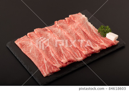 Beef shoulder loin sukiyaki meat (Japanese black beef) Beef shoulder loin sukiyaki meat (Japanese black beef) 84618603