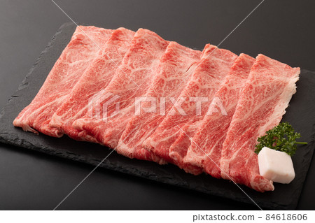 Beef shoulder loin sukiyaki meat (Japanese black beef) Beef shoulder loin sukiyaki meat (Japanese black beef) 84618606