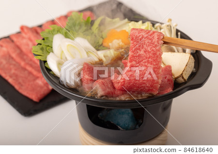 Beef sukiyaki pot (for one person) 84618640