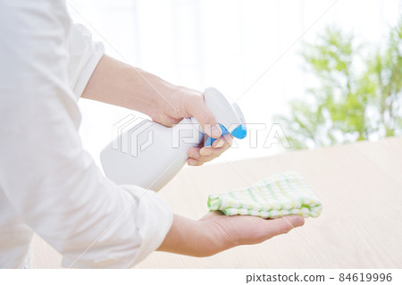 男性無臉擦拭和清潔 男性無臉擦拭和清潔 84619996