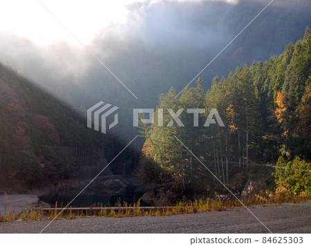 Run on a motorcycle from Tenkawa Village to Mt. Koya Run on a motorcycle from Tenkawa Village to Mt. Koya 84625303