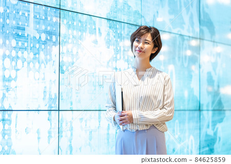 Business woman seminar lecturer Business woman seminar lecturer 84625859