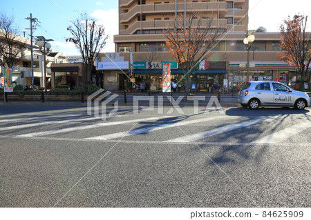 寢屋川市“清爽之路”（城市規劃道路寢屋川站線）[大阪府寢屋川市] 84625909