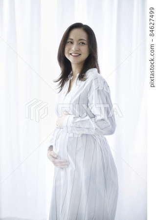 Pregnant woman maternity happiness Pregnant woman maternity happiness 84627499