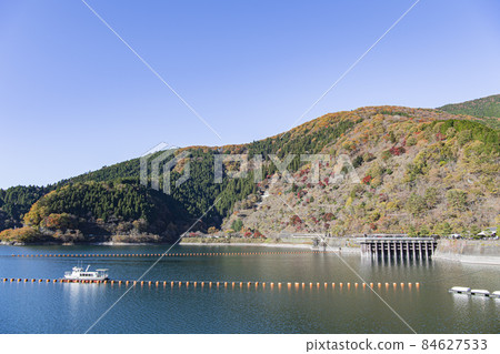奧多摩湖紅葉之旅 84627533